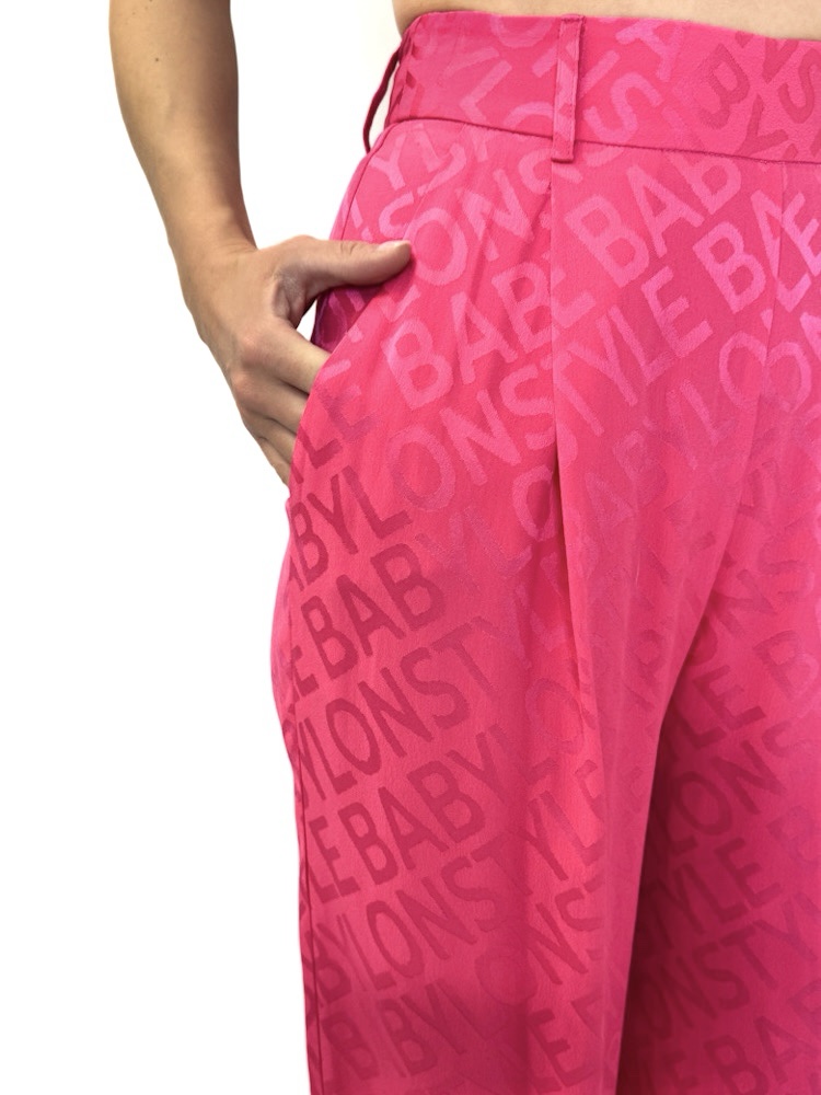 SPODNIE RÓŻOWE LOGOWANE SZEROKIE Z MATERIAŁU BABYLON - obrazek 5