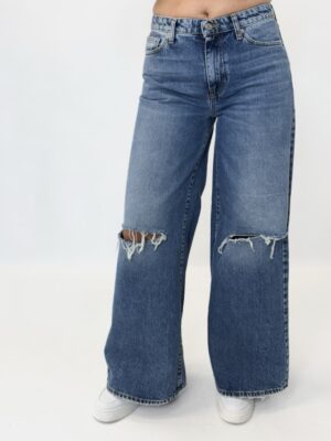 SPODNIE NIEBIESKIE JEANSY Z DZIURAMI I SZEROKĄ NOGAWKĄ VICOLO DB5239