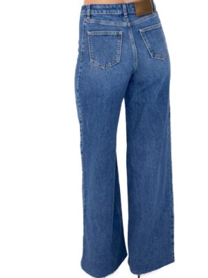 b90623e8-7213-4c9e-a712-5becb4f50a2a-2