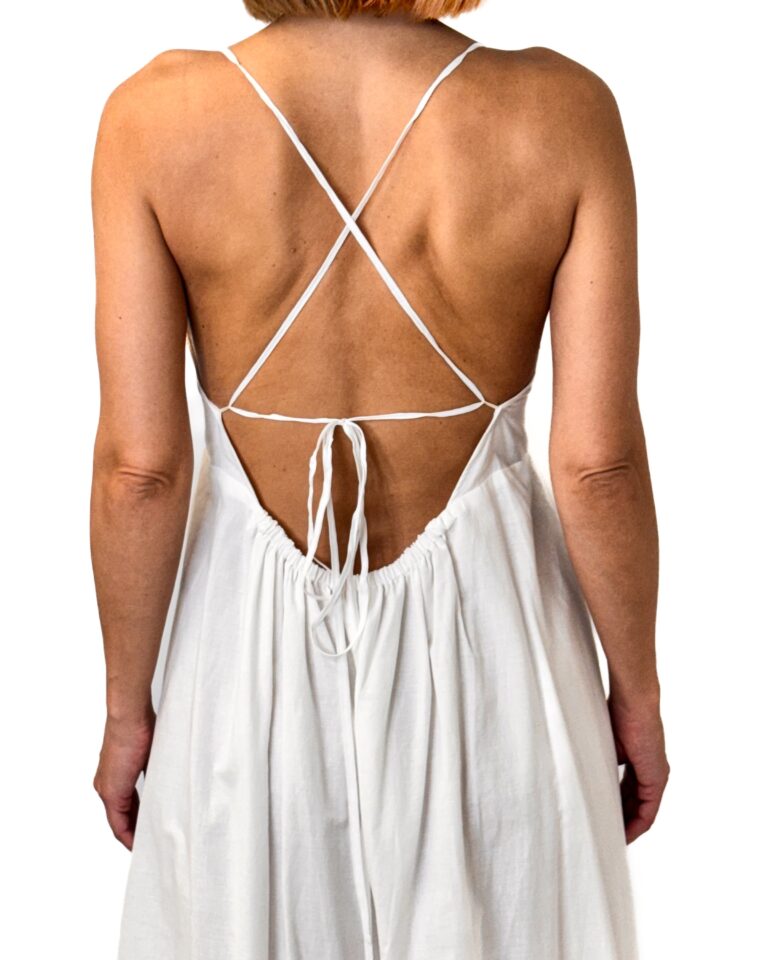 SUKIENKA DŁUGA BIAŁA Z ODKRYTYMI PLECAMI VICOLO TB2605