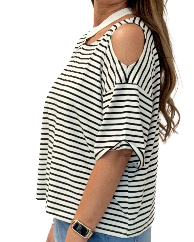 BLUZKA W PASKI LUŹNA Z KRÓTKIM RĘKAWEM VICOLO UD0268