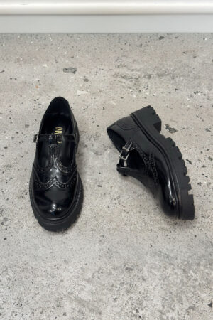 czarne półbuty damskie na grubej podeszwie