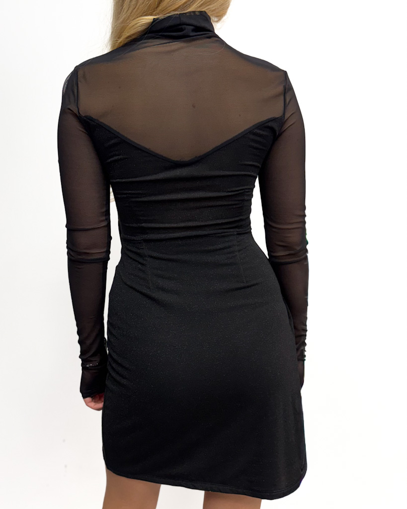 CZARNA SUKIENKA Z SIATECZKĄ IMPERIAL ADNRGRN - obrazek 4