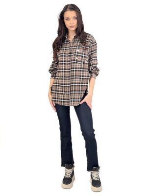 brązowa długa koszula w kratę