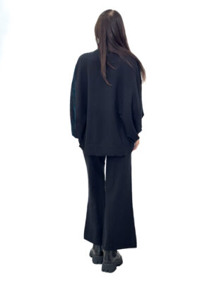 czarny komplet spodnie i sweter na jesień