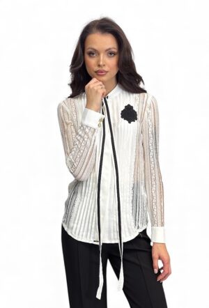 Biała koszula z koronką i plisami Gil Santucci 42XPT931DA