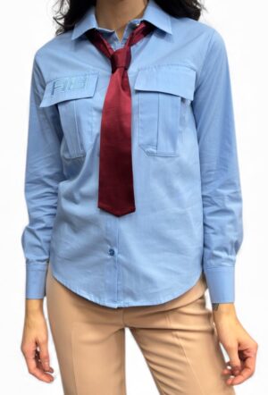 błękitna damska koszula z długim rękawem