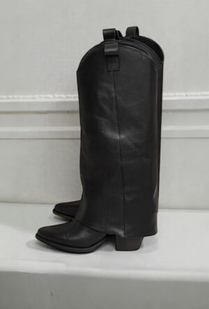 Czarne kozaki na obcasie ze skóry naturalnej Natashia